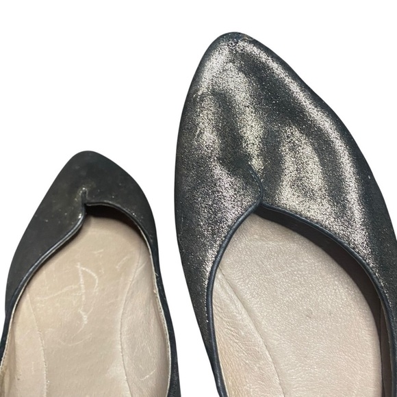 Chocolat Blu Glamour Bronze Metallic Pointed Toe Flats - Picture 4 of 8